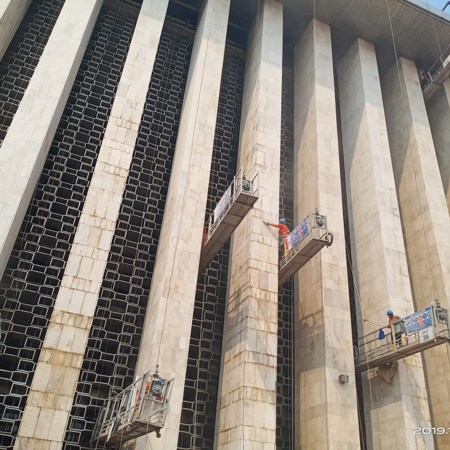 Gallery Poles Marmer Masjid Istiqlal Mahkota Clean